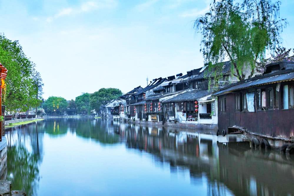 我在网上买了一个苹果6然后不退换而且还让我交押金700